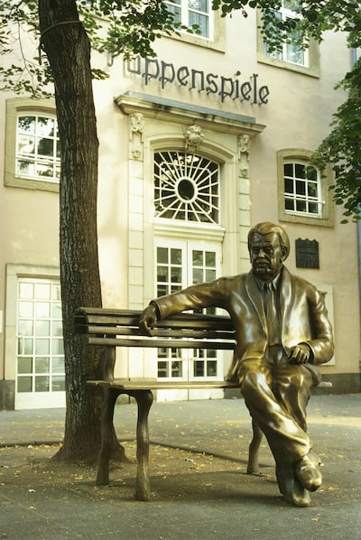 Willi-Millowitsch monument in front of Hanneschen Theatre, Old Town, Cologne, North Rhine-Wetsphalia, Germany