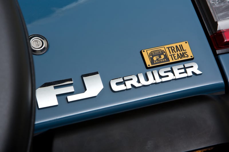 The FJ Cruiser Trail Teams badge.