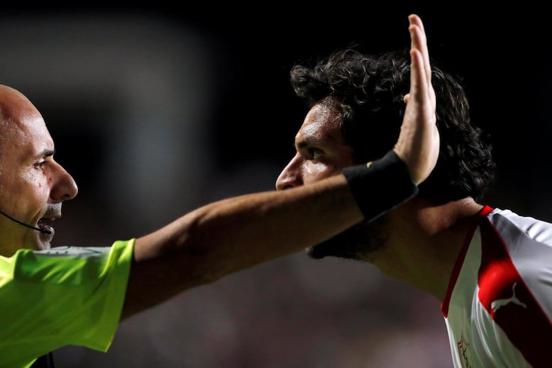 Soccer Football - Egyptian Premier League - Zamalek v Pyramids FC - Petro Sport Stadium, Cairo, Egypt - January 24, 2019  Zamalek's Mahmoud Alaa remonstrates with a match official    REUTERS/Amr Abdallah Dalsh     TPX IMAGES OF THE DAY