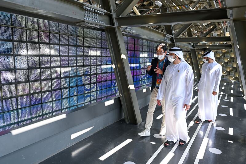 Sheikh Hamdan visited the Republic of Korea's pavilion.