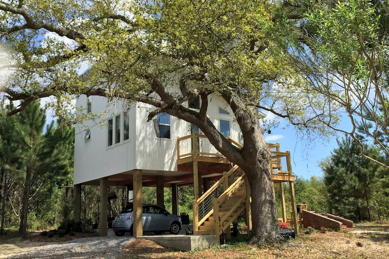 Mississippi: Eco-beach house in the trees.