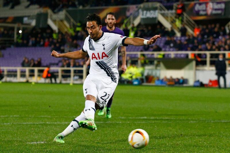 Nacer Chadli of Tottenham Hotspur converts the penalty kick to score his team’s first goal during the Uefa Europa League round of 32 first leg match between Fiorentina and Tottenham Hotspur at Stadio Artemio Franchi on February 18, 2016 in Florence, Italy.  (Photo by Clive Rose/Getty Images)