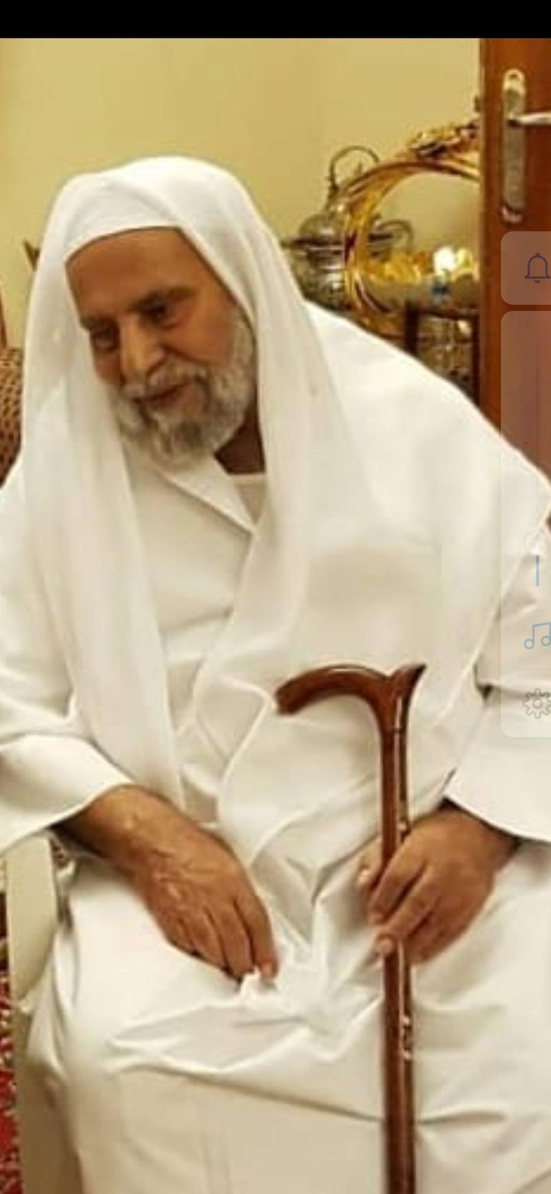 A former senior imam, Sheikh Sadeeq Al Mansouri, 90, died on Tuesday. Courtesy Ahmed Al Mansoori Twitter