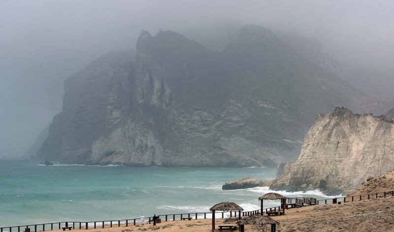 SALALAH. 16th July 2009. The Dhofar Mountains  shrouded in mist at the Al Mughsayl blowholes, west of Salalah, Oman.  Stephen Lock  /  The National . FOR TRAVEL. *** Local Caption ***  SL-salalah-074.jpg