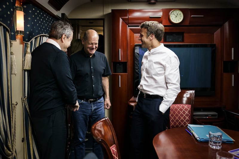 (L-R) Mr Draghi, Mr Macron and Mr Scholz. Getty Images