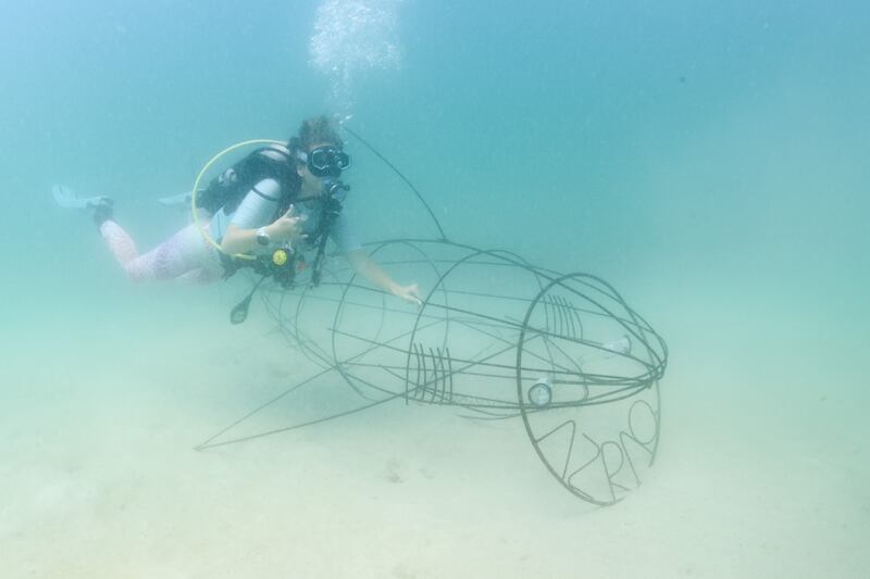 Under water nursery table maintenance