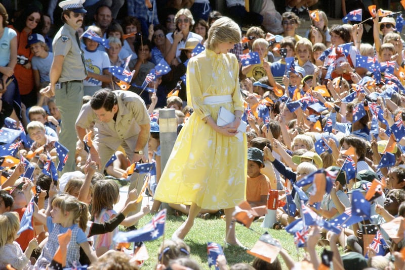 ALICE SPRINGS, AUSTRALIA - MARCH 21:  The Prince And Princess Of Wales Meeting School Children During A Trip To Alice Springs  (Photo by Tim Graham Photo Library via Getty Images)
