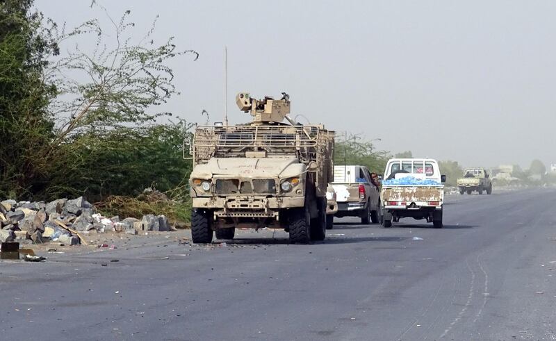 epa07141315 Yemeni government forces take part in battles at the port city of Hodeidah, Yemen, 04 November 2018. According to reports, Yemeni government forces with the support of the United Arab Emirates (UAE), have intensified their attack against the strategic port city of Hodeidah in western Yemen that is controlled by the Houthi rebels and that government forces have been seeking to recapture since June.  EPA/STRINGER