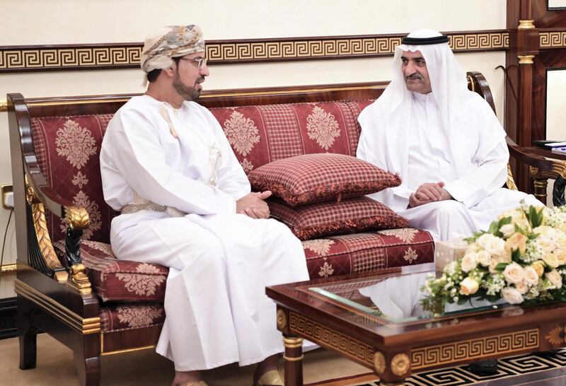 Sheikh Hamad bin Mohammed, Ruler of Fujairah, on Sunday received, at his palace in Al Rumaila, Dr Khalid Al Jaradi, Ambassador of Oman to the UAE. Wam