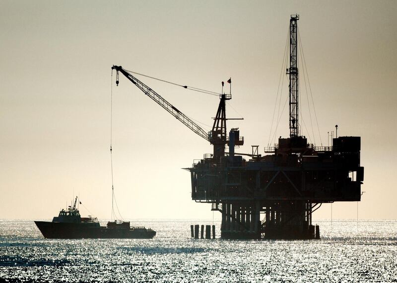 epa06417399 An oil drilling rig is seen off the Pacific Ocean coastline after the Trump administration announced plans to dramatically expand offshore drilling Seal Beach, California, USA, 04 January 2018. The proposal would allow for drilling in most US coastal waters.  EPA/EUGENE GARCIA