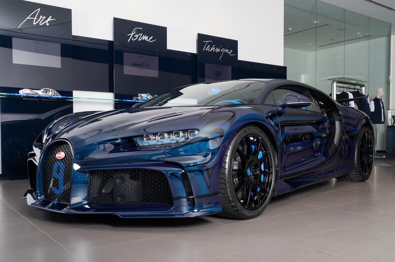 A dark blue exterior gives the Pur Sport a seductive look.