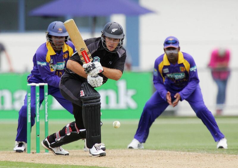 NAPIER, NEW ZEALAND - DECEMBER 28:  Daniel Vettori of New Zealand drives during the first One Day International match between New Zealand and Sri Lanka at McLean Park December 28, 2006 in Napier, New Zealand.  (Photo by Marty Melville/Getty Images)