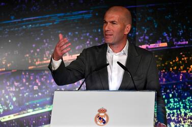 TOPSHOT - Real Madrid´s newly appointed French coach Zinedine Zidane arrives gives a press conference on March 11, 2019 in Madrid. Zinedine Zidane has made a sensational return as coach of Real Madrid after Santiago Solari's sacking was finally confirmed. Zidane has been given a contract until June 2022, just nine months after he resigned at the end of last season, having led Madrid to an historic third consecutive Champions League triumph. / AFP / PIERRE-PHILIPPE MARCOU