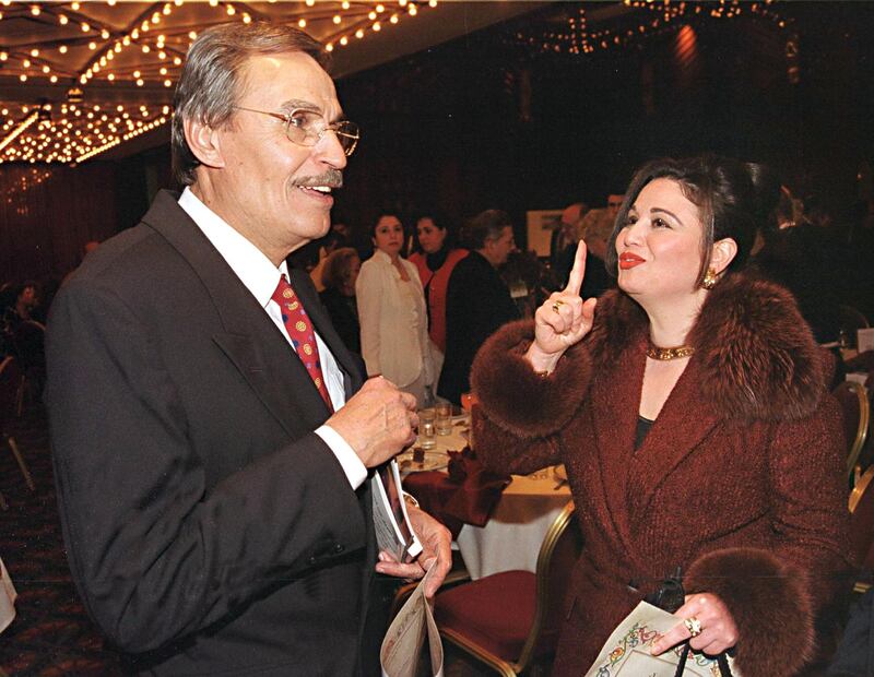Egyptian movie stars Ezzat al-Alayleh (L) chats with Elham Shaheen during the opening of the Egyptian Catholic Cinema Center in Cairo 04 march 2000. (Photo by AMR MAHMOUD / AFP)