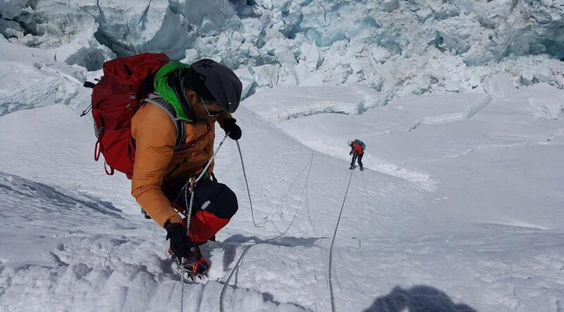 A team of 16 Armed Forces members climb up Mount Everest.