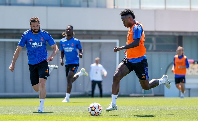 Junior with Fernandez and Camavinga at Valdebebas training ground in Madrid. 