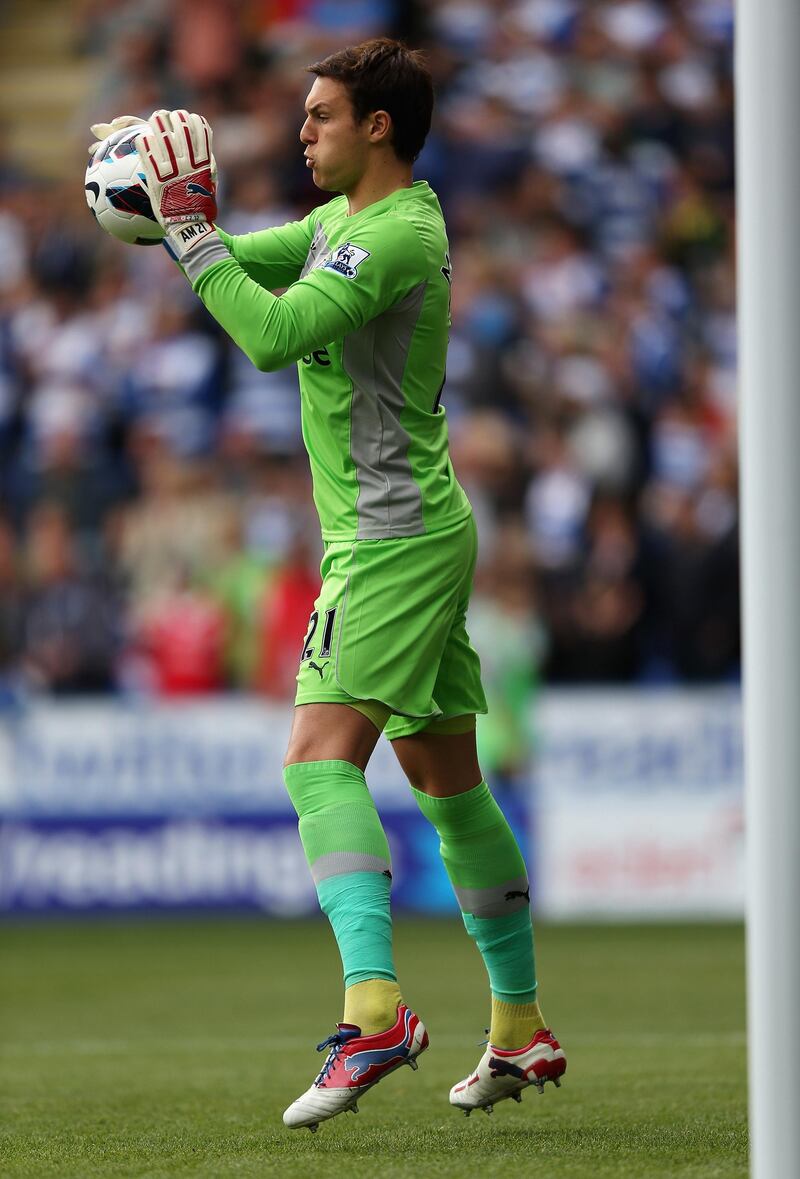 READING, ENGLAND - SEPTEMBER 16: Alex McCarthy of Reading warms up prior to the Barclays Premier League match between Reading and Tottenham Hotspur at Madejski Stadium on September 16, 2012 in Reading, England.  (Photo by Richard Heathcote/Getty Images)