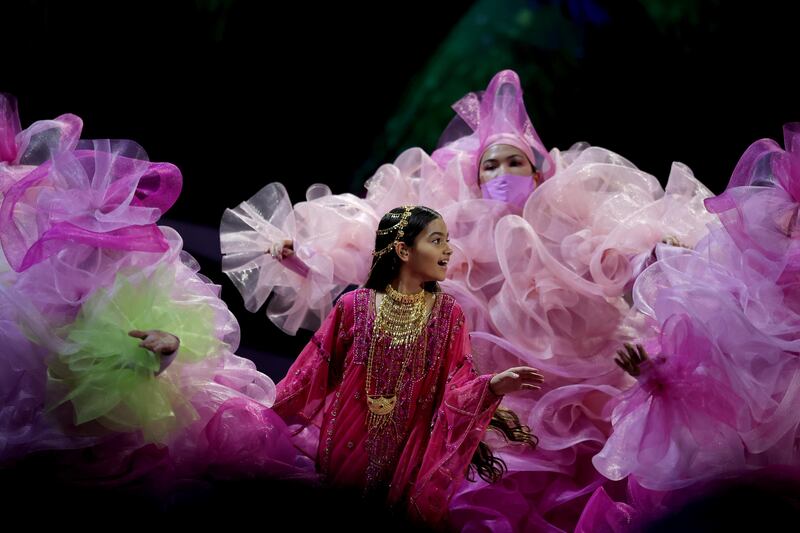 The story of the opening ceremony show was told through the eyes of a young Emirati girl, played by Mira, who represents hope for all people.