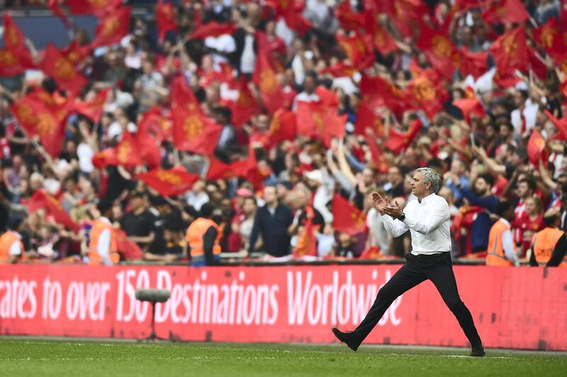 Manchester United's Portuguese manager Jose Mourinho shouts from the touchline just before the final whistle during the English FA Cup semi-final football match between Tottenham Hotspur and Manchester United at Wembley Stadium in London, on April 21, 2018. / AFP PHOTO / Ben STANSALL / NOT FOR MARKETING OR ADVERTISING USE / RESTRICTED TO EDITORIAL USE 