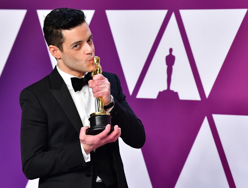TOPSHOT - Best Actor winner for "Bohemian Rhapsody" Rami Malek poses in the press room during the 91st Annual Academy Awards at the Dolby Theatre in Hollywood, California on February 24, 2019.  / AFP / FREDERIC J. BROWN
