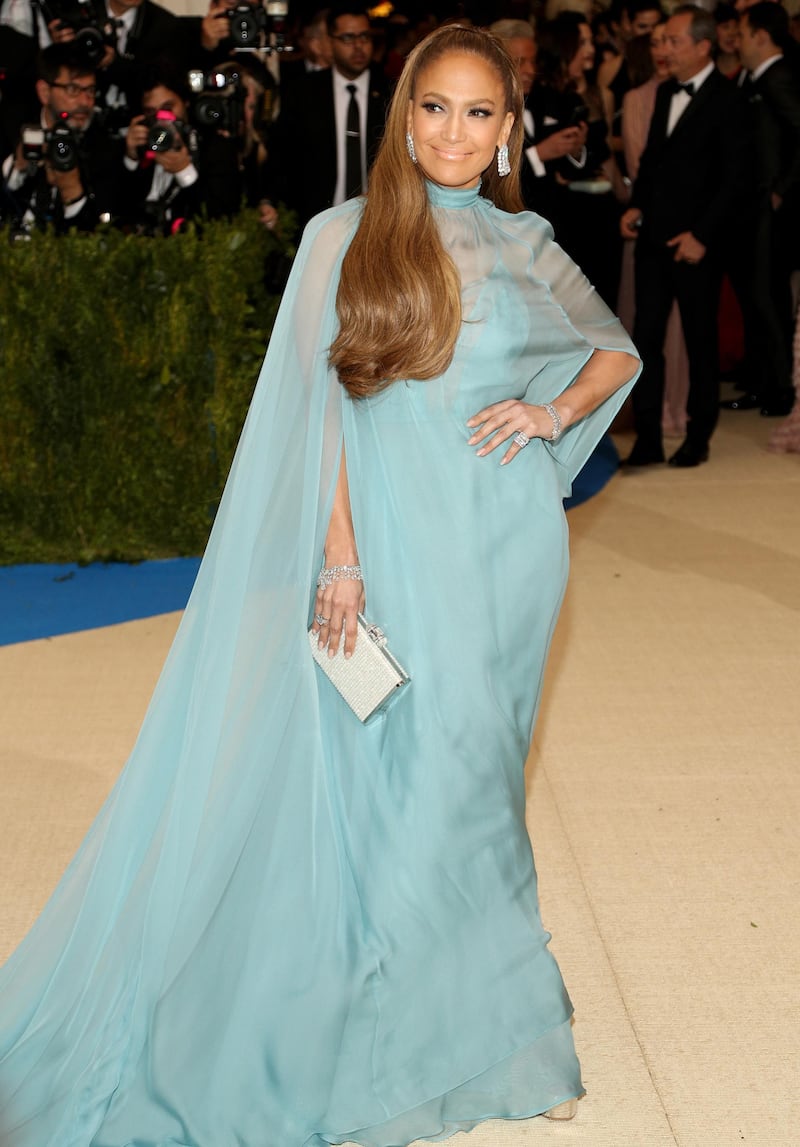 epa05939776 Jennifer Lopez arrives on the red carpet for the Metropolitan Museum of Art Costume Institute's benefit celebrating the opening of the exhibit 'Rei Kawakubo/Comme des Garçons: Art of the In-Between' in New York, New York, USA, 01 May 2017. The exhibit will be on view at the Metropolitan Museum of Art?s Costume Institute from 04 May to 04 September 2017.  EPA/JUSTIN LANE