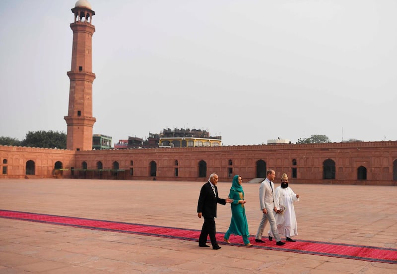 Britain's William (2nd L) and Catherine (2nd R), Duke and Duchess of Cambridge visit the Badshahi  Mosque at Lahore in Pakistan, 17 October, 2019. The Cambridge's are engaging in a royal tour of Pakistan from 14 - 18 October 2019.  EPA