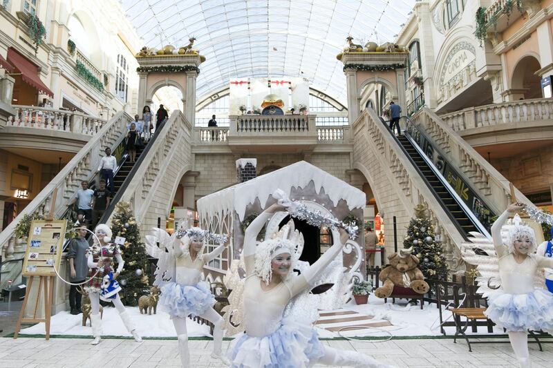 DUBAI, UNITED ARAB EMIRATES - DEC 21, 2017. 

Mercato's winter carnival celebrating the coming of Christmas.

(Photo by Reem Mohammed/The National)

Reporter: 
Section: NA