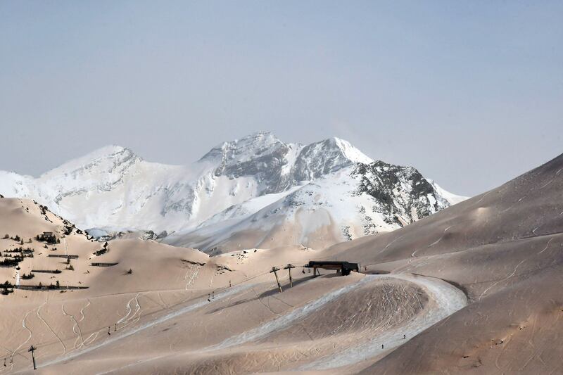 Sand from Sahara covers the snow in the Piau-Engaly ski resort. AFP