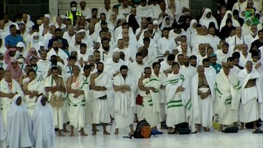 Hajj pilgrims offer Eid prayers at Makkah