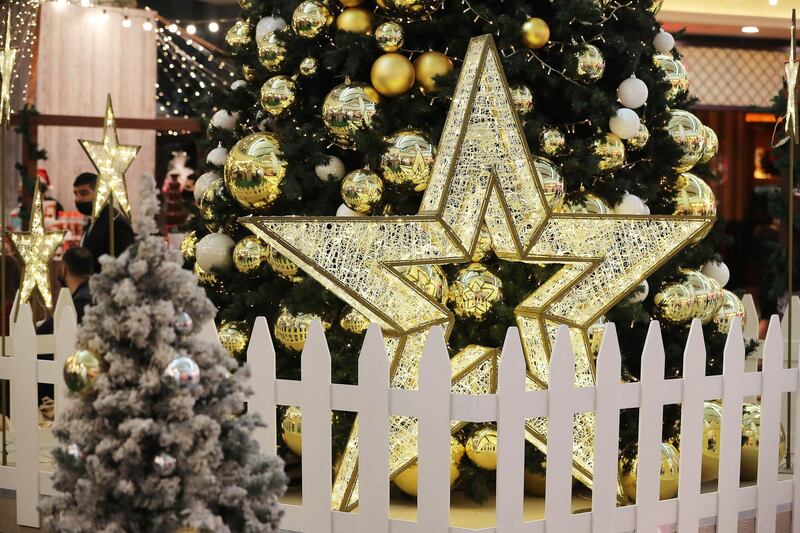 DUBAI , UNITED ARAB EMIRATES , November 26 – Christmas decoration around the Winter Wonderland Festive Market at Mall of the Emirates in Dubai. ( Pawan Singh / The National ) For News/Online/Standalone/Instagram/Big Picture