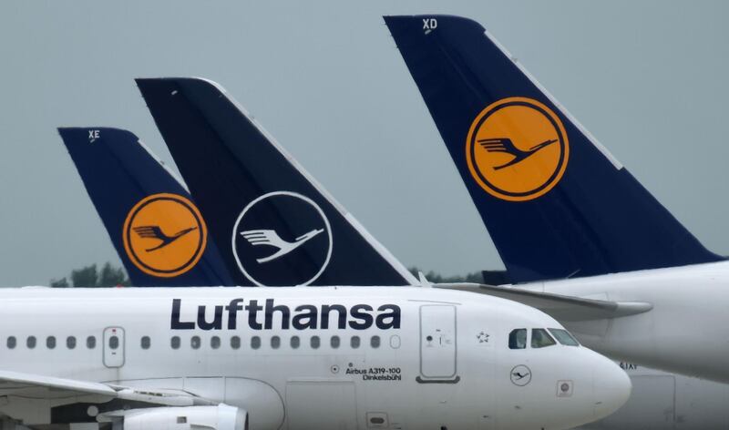 Aircrafts of German airline Lufthansa are seen at "Franz-Josef-Strauss" airport in Munich, southern Germany, on June 25, 2020, amid the novel coronavirus Covid-19 pandemic.  German airline Lufthansa was poised to clear a key shareholder vote on its nine billion euro ($10 billion) state rescue on June 25, 2020, boosted by the EU's green light and the last-minute backing of a billionaire investor who had the power to veto the plan. / AFP / Christof STACHE
