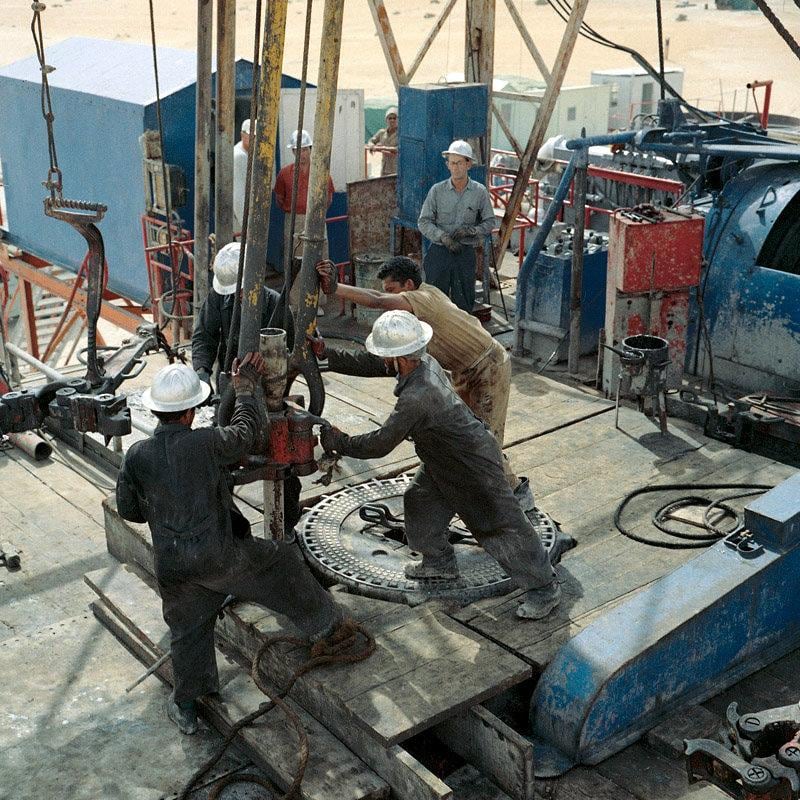 Drilling in progress on Murban 5 in Bab in 1961. Commercial quantities of oil had been discovered in Murban in May 1960. Courtesy Adnoc Drilling