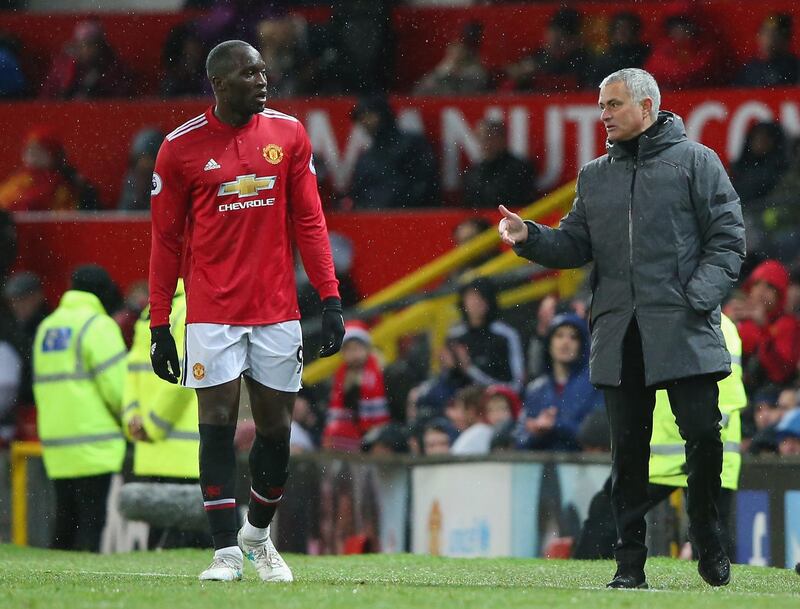 MANCHESTER, ENGLAND - NOVEMBER 25:  Romelu Lukaku speaks with Jose Mourinho, Manager of Manchester United during the Premier League match between Manchester United and Brighton and Hove Albion at Old Trafford on November 25, 2017 in Manchester, England.  (Photo by Alex Livesey/Getty Images)