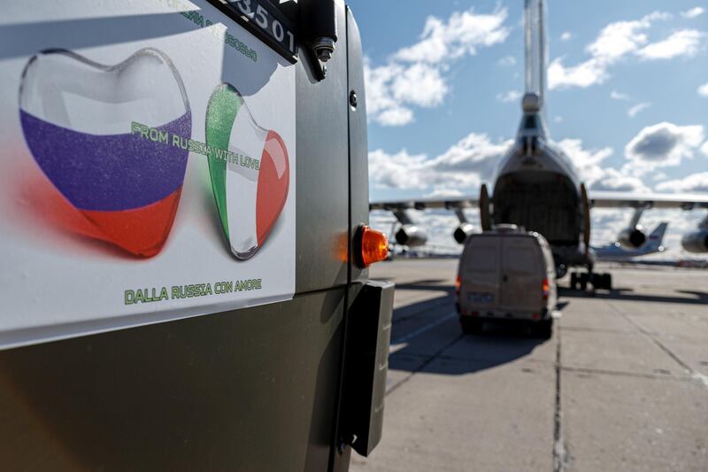 This handout picture released on March 22, 2020 by the Russian Defense Ministry shows Russian specialists preparing to depart for Italy at the Chkalovsky military airport outside Moscow. Russia on March 22, 2020 sent the first of nine military planes which are to take a total of 100 army virus experts and medics to Italy to help fight the coronavirus pandemic there.
 - RESTRICTED TO EDITORIAL USE - MANDATORY CREDIT "AFP PHOTO /Russian Defense Ministry" - NO MARKETING - NO ADVERTISING CAMPAIGNS - DISTRIBUTED AS A SERVICE TO CLIENTS
 / AFP / Russian Defence Ministry / Russian Defence Ministry / Alexey Ereshko / RESTRICTED TO EDITORIAL USE - MANDATORY CREDIT "AFP PHOTO /Russian Defense Ministry" - NO MARKETING - NO ADVERTISING CAMPAIGNS - DISTRIBUTED AS A SERVICE TO CLIENTS
