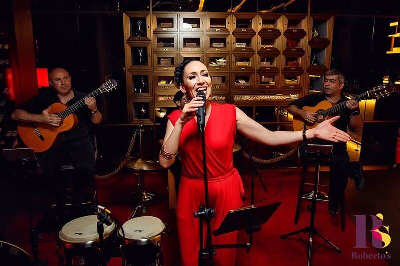 Enjoy Latin flamenco performed by Mozaik at La Notte Libre at Roberto's in Abu Dhabi. Roberto's Abu Dhabi