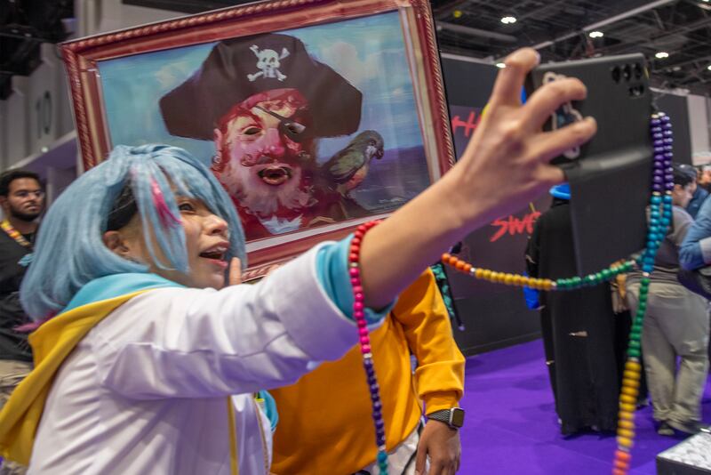One guest takes his cosplay to niche levels, arriving as the pirate painting from SpongeBob SquarePants