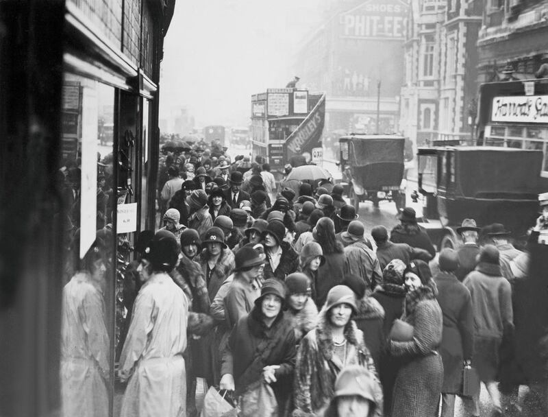 UNITED KINGDOM - DECEMBER 30:  Winter Sale Begin In England On December 30Th 1929  (Photo by Keystone-France/Gamma-Keystone via Getty Images)