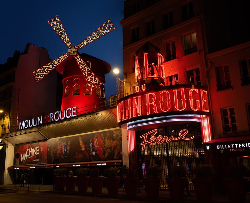  The Moulin Rouge is located in the Montmartre district of Paris. 