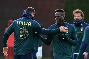 FLORENCE, ITALY - JANUARY 28: Mario Balotelli of Italy in action during a Italy training session at Centro Tecnico Federale di Coverciano on January 28, 2022 in Florence, Italy. (Photo by Claudio Villa / Getty Images)