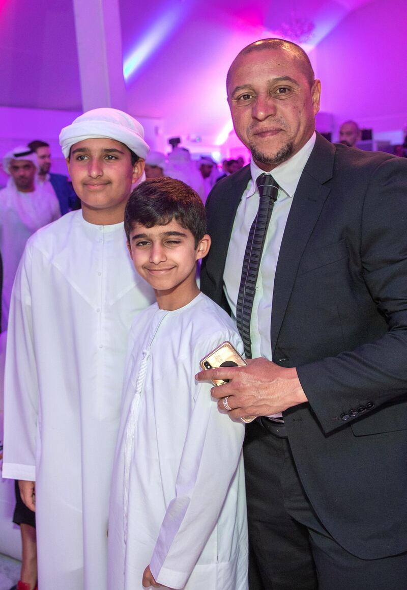 Abu Dhabi, United Arab Emirates, May 22, 2019.    Suhur with Legends at Sky News Arabia HQ. --  Football star Roberto Carlos with young fans at the Suhur.
Victor Besa/The National
Section:   SP
Reporter:  Amith Passela