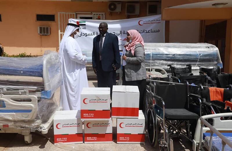 The Red Crescent provides new aid to those affected by floods in 3 Sudanese states. Credit: WAM