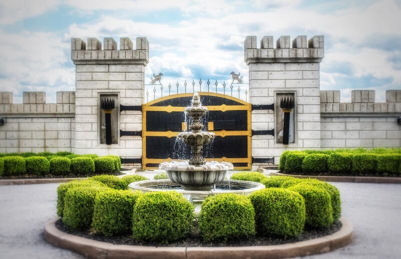 Queen Elizabeth visited Versailles, Kentucky, where the Kentucky Castle, a luxury hotel, restaurant and spa is located. Photo: The Kentucky Castle