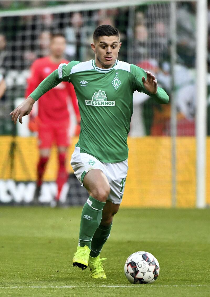 Bremen's Kosovan midfielder Milot Rashica runs with the ball during the German first division Bundesliga football match Werder Bremen v BVB Borussia Dortmund in Bremen, northern Germany on May 4, 2019. (Photo by PATRIK STOLLARZ / AFP) / RESTRICTIONS: DFL REGULATIONS PROHIBIT ANY USE OF PHOTOGRAPHS AS IMAGE SEQUENCES AND/OR QUASI-VIDEO
