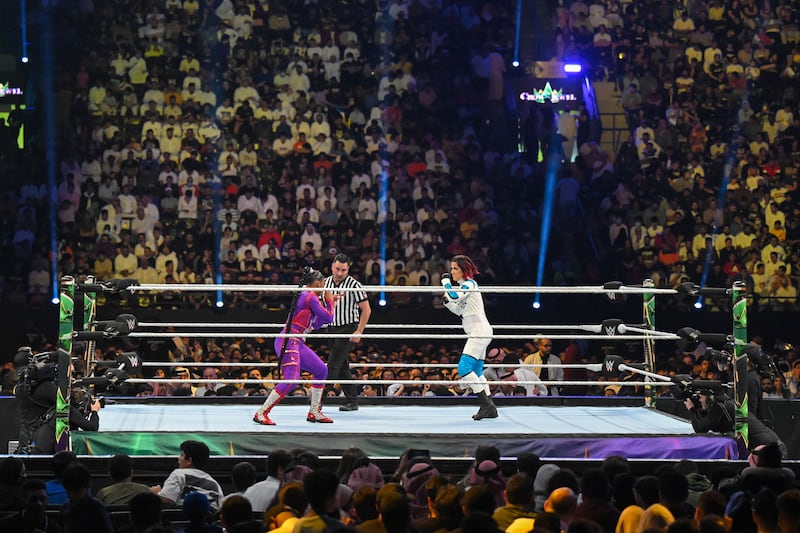 Bianca Belair and Bayley in the Last Woman Standing match.