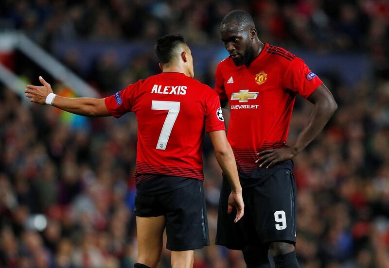 Soccer Football - Champions League - Group Stage - Group H - Manchester United v Valencia - Old Trafford, Manchester, Britain - October 2, 2018  Manchester United's Romelu Lukaku speaks with Alexis Sanchez        REUTERS/Phil Noble