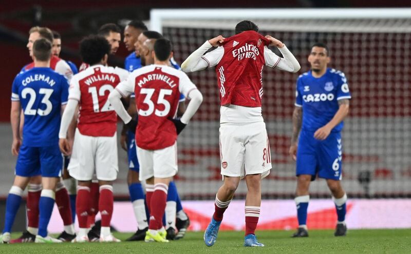 Arsenal's Dani Ceballos (2r) at the end of the game. EPA