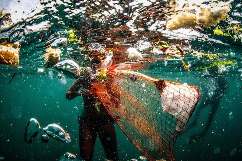 Sebnem Coskun - Trash (Turkey/Istanbul)
Underwater Cleaning in the Bosporus within the zero 