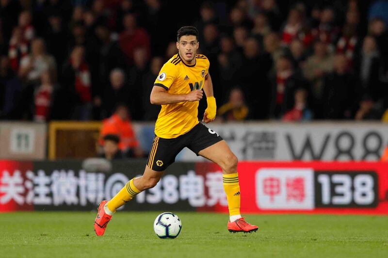 WOLVERHAMPTON, ENGLAND - APRIL 24: Raul Jimenez of Wolverhampton Wanderers runs with the ball during the Premier League match between Wolverhampton Wanderers and Arsenal FC at Molineux on April 24, 2019 in Wolverhampton, United Kingdom. (Photo by Malcolm Couzens/Getty Images)