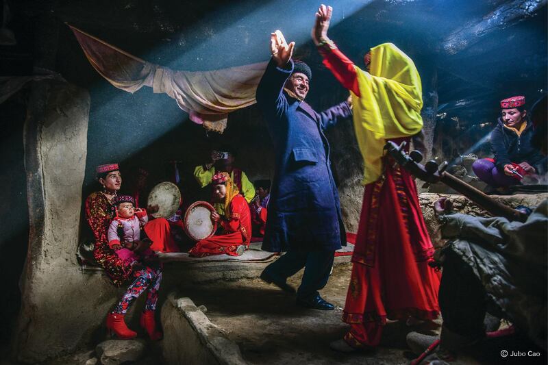 Welcome the Bride by Jubo Cao (China) won the Peace category in the inaugural UAE SDG Photography Awards. Jubo Cao