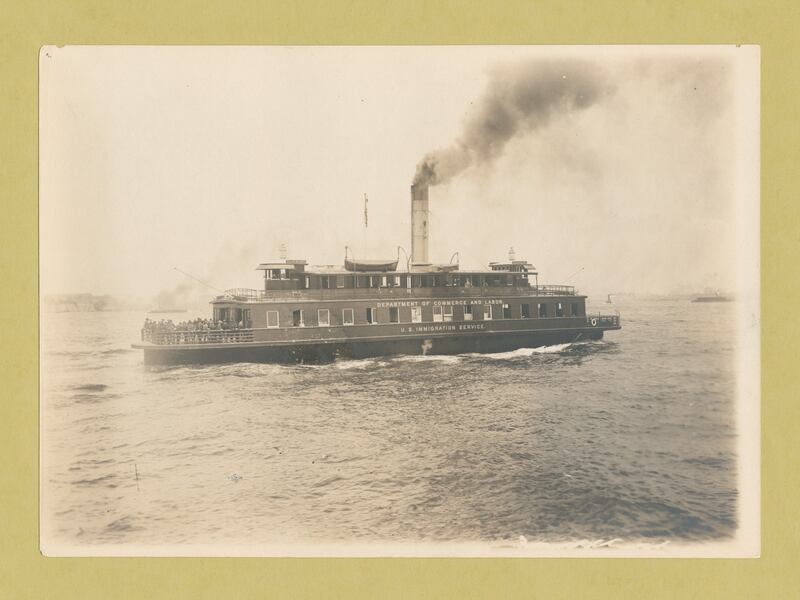 Ellis Island: Immigrants arriving in New York. Photo: New York Public Library